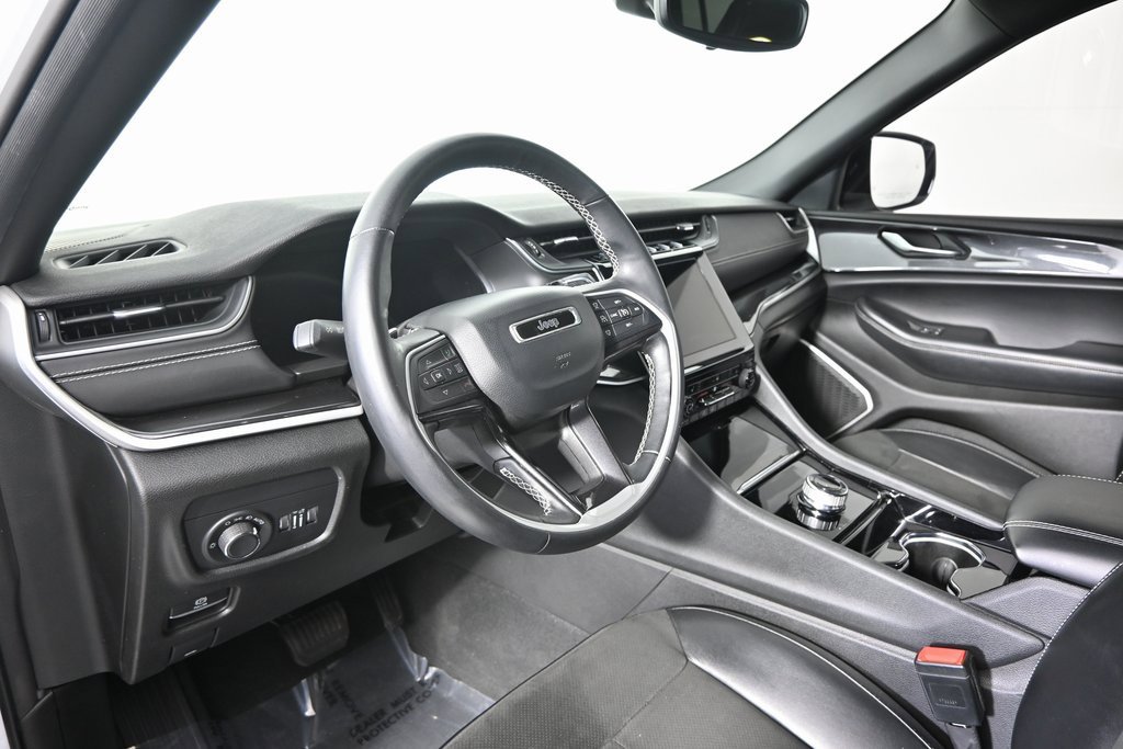 Used 2022 Jeep Grand Cherokee L Altitude image 23