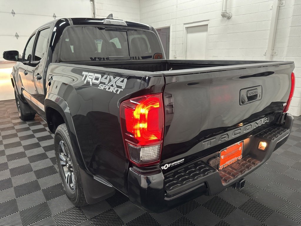 Used 2019 Toyota Tacoma TRD Sport image 7