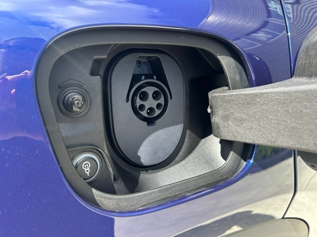 Used 2026 Porsche Macan Electric RWD image 44