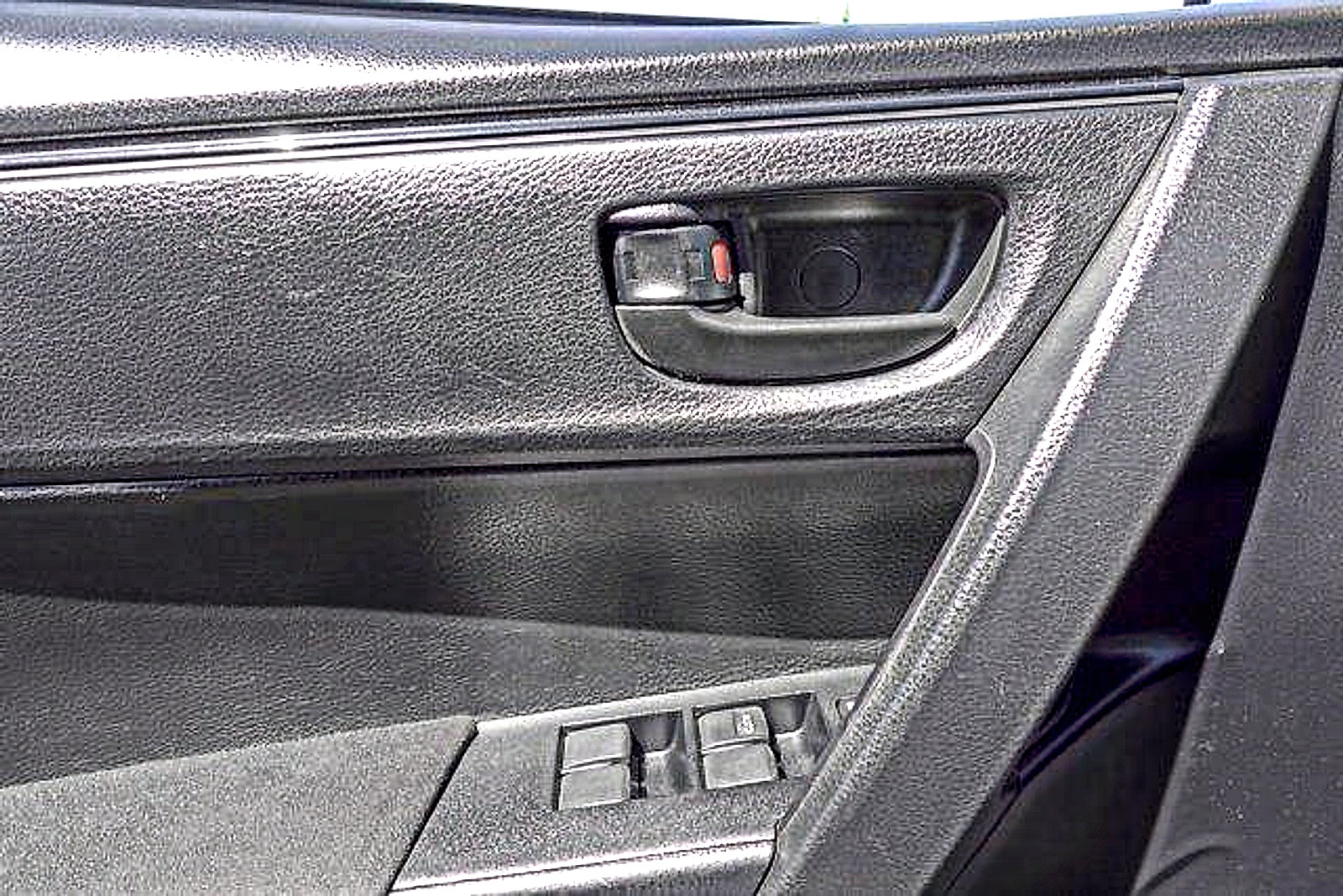 Used 2017 Toyota Corolla L FWD image 11