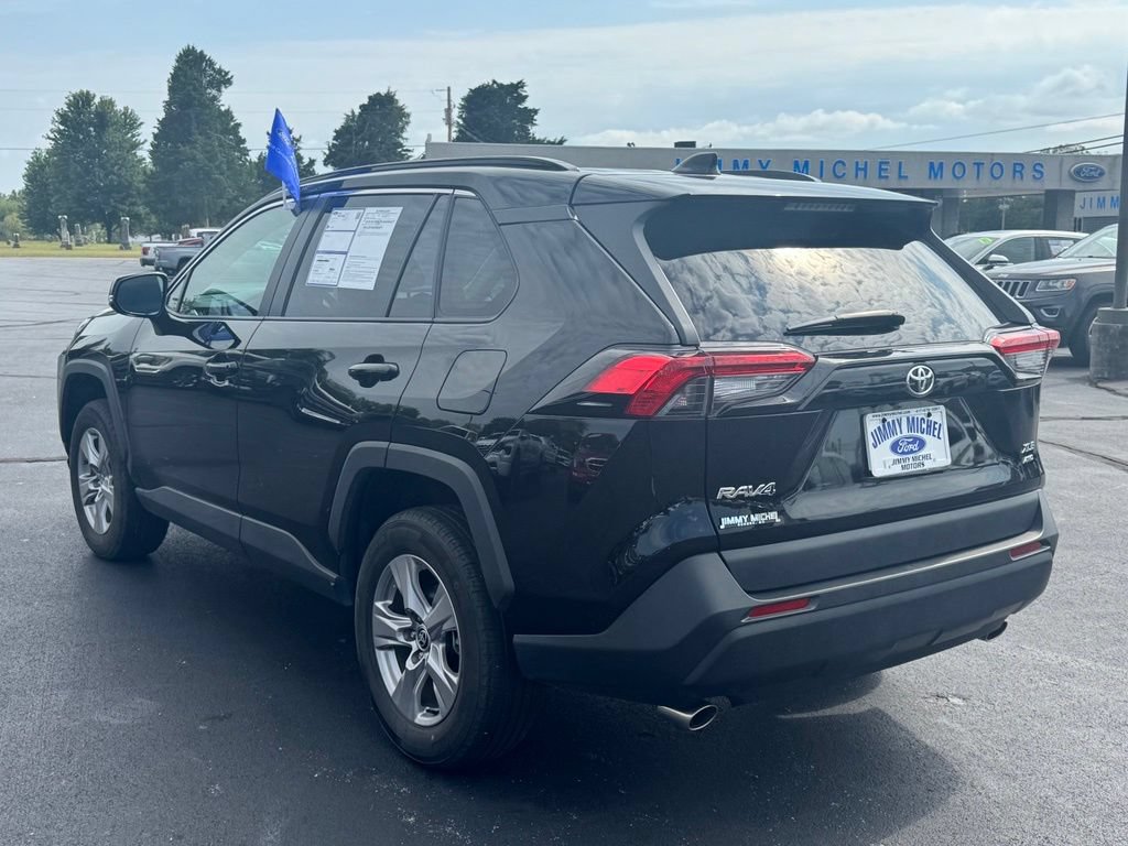 Used 2025 Toyota RAV4 XLE AWD/4WD image 27