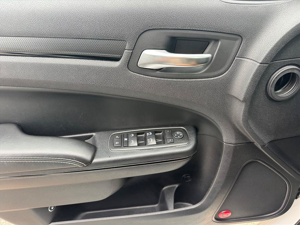 Used 2014 Chrysler 300 S AWD/4WD image 20