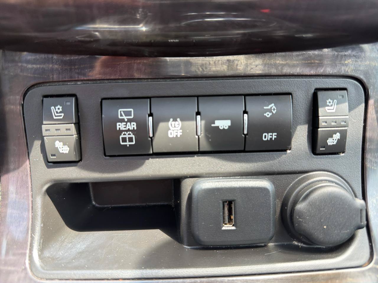 Used 2015 Buick Enclave Premium w/ Experience Buick Package FWD image 17