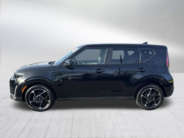 Used 2023 Kia Soul EX image 9