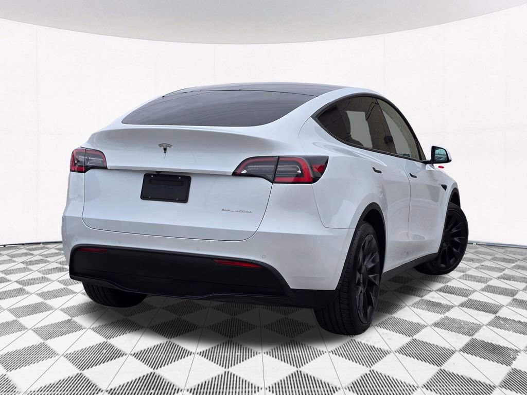Used 2021 Tesla Model Y Long Range image 13