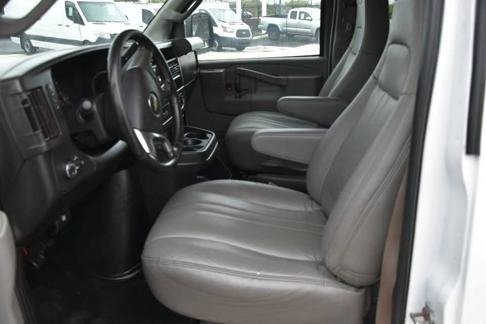 Used 2019 Chevrolet Express 3500 LS RWD image 9