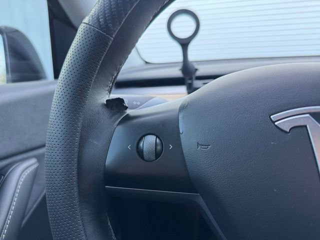 Used 2022 Tesla Model Y Performance image 6