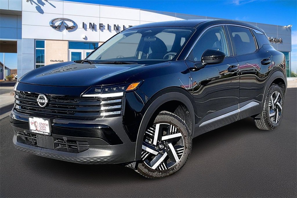 Used 2025 Nissan Kicks SV image 1