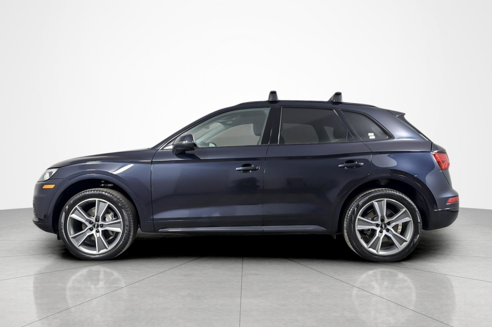 Used 2019 Audi Q5 2.0T Premium Plus w/ Premium Plus Package AWD/4WD image 2