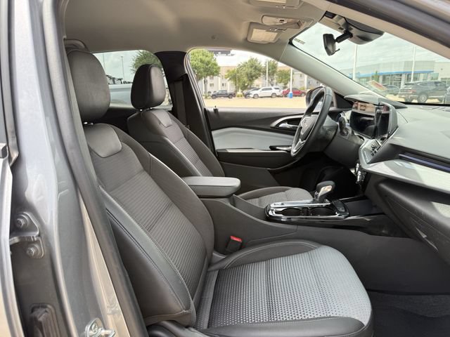 Certified 2025 Chevrolet Trax LT w/ Driver Confidence Package FWD image 15