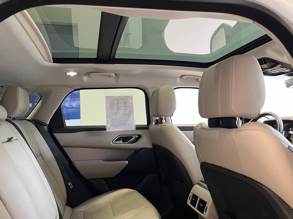Certified 2020 Land Rover Range Rover Velar R-Dynamic S AWD/4WD image 24