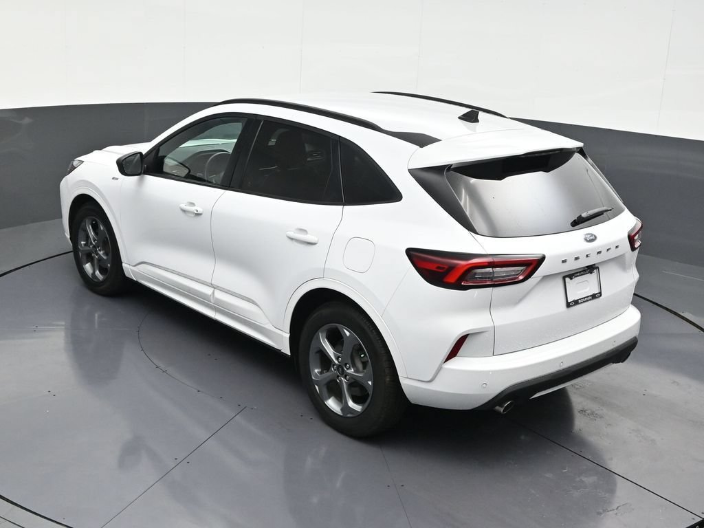 Used 2023 Ford Escape ST-Line w/ Tech Pack #1 FWD image 17