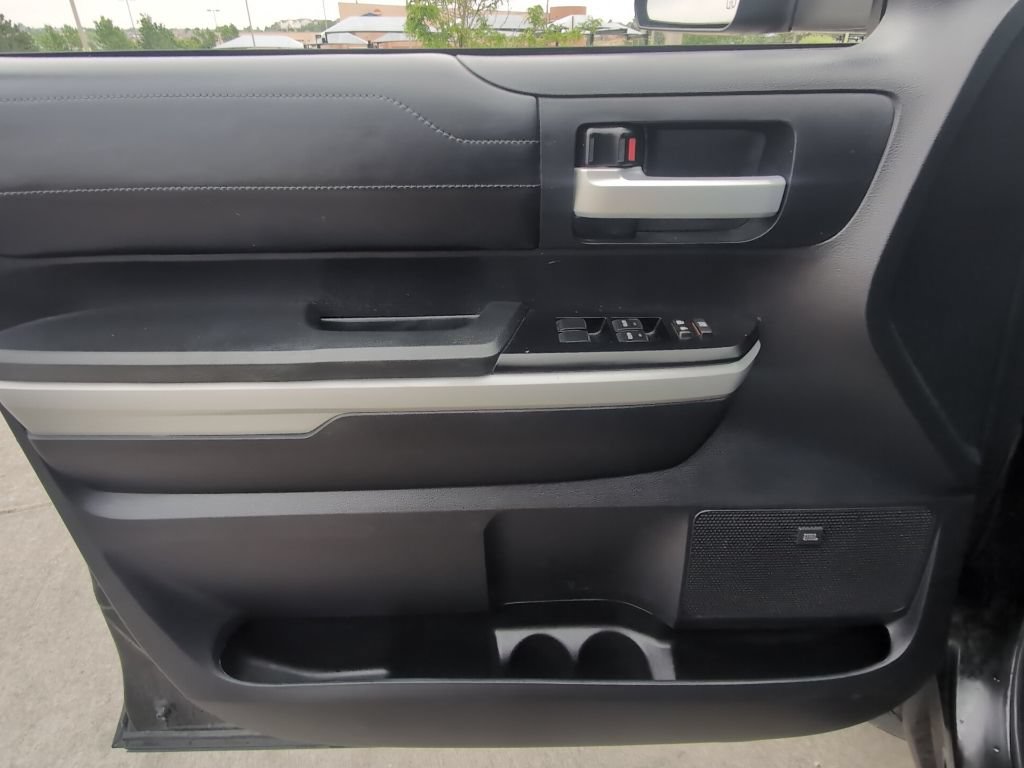 Used 2018 Toyota Tundra Limited w/ Limited Premium Package AWD/4WD image 11