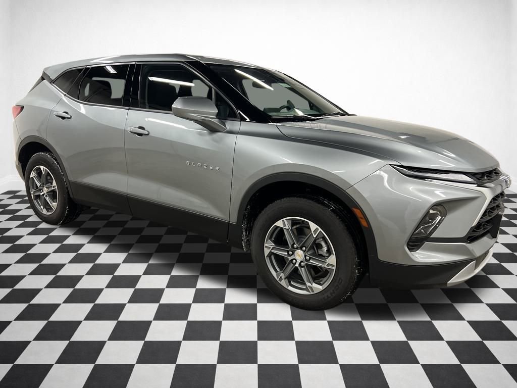 Certified 2025 Chevrolet Blazer LT w/ Driver Confidence Package 360° Tour