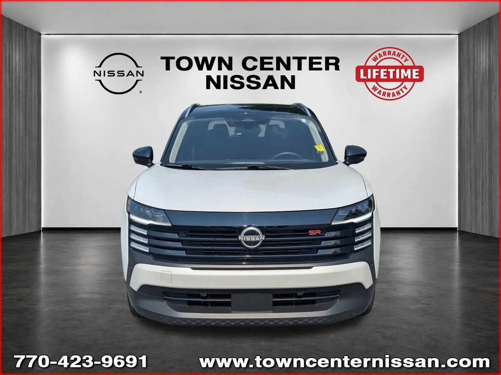 Used 2025 Nissan Kicks SR w/ SR Premium Package FWD image 2
