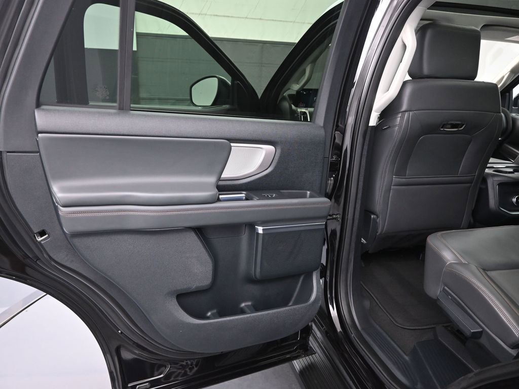Certified 2025 Ford Expedition Active AWD/4WD image 12