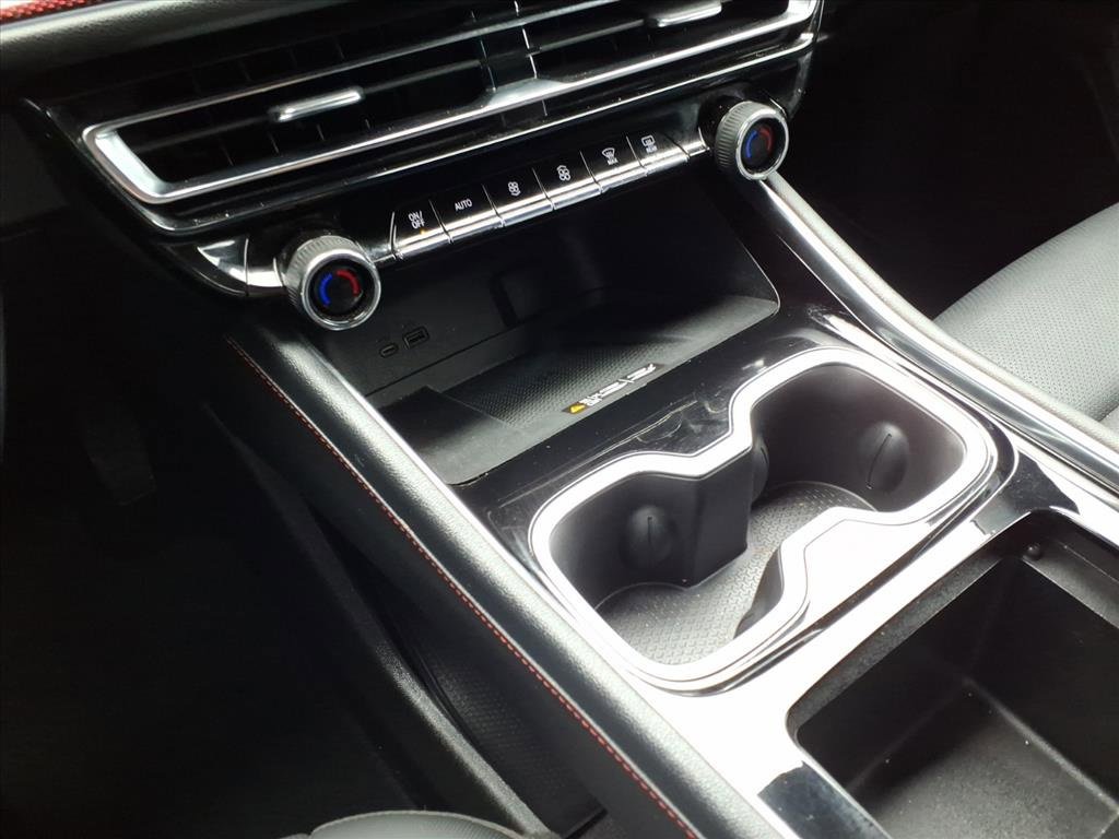 Used 2024 Chevrolet Traverse Z71 image 25