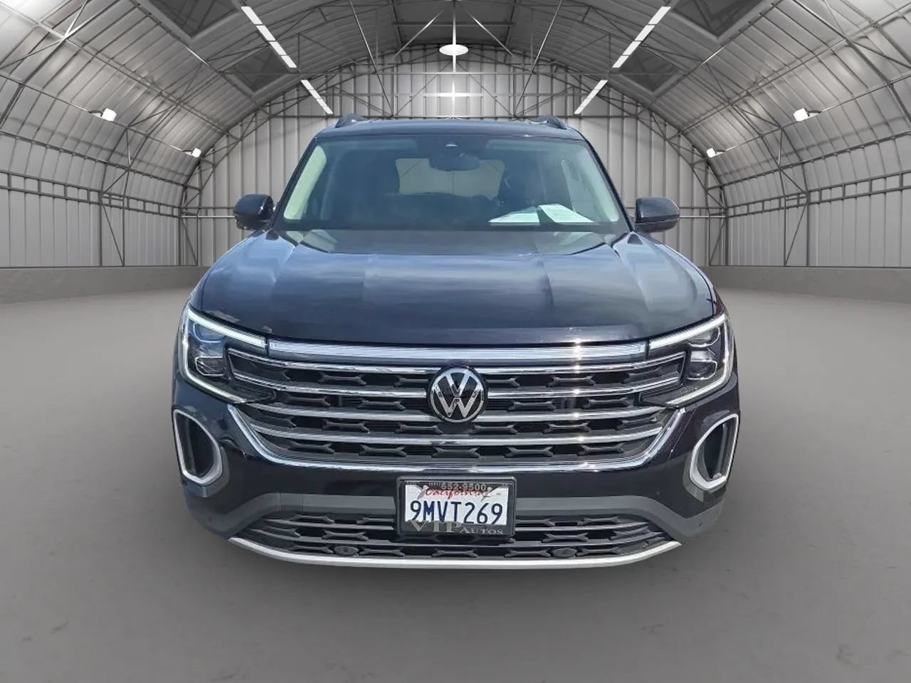 Used 2024 Volkswagen Atlas SE w/ Panoramic Sunroof Package FWD image 4