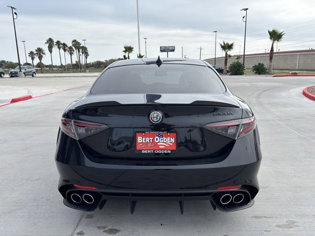 Used 2024 Alfa Romeo Giulia Quadrifoglio image 5