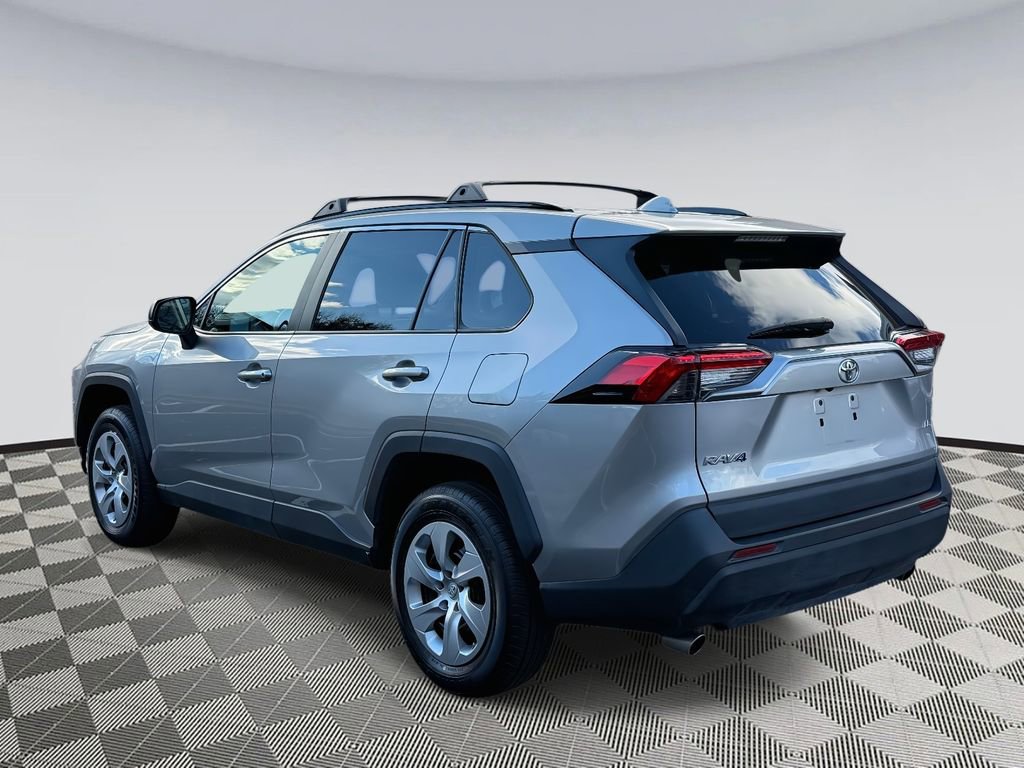 Used 2021 Toyota RAV4 LE image 4