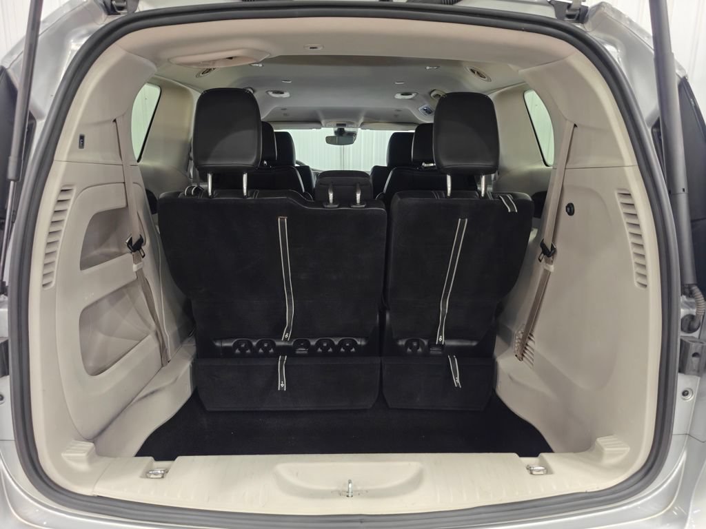 Used 2024 Chrysler Pacifica Touring-L FWD image 30