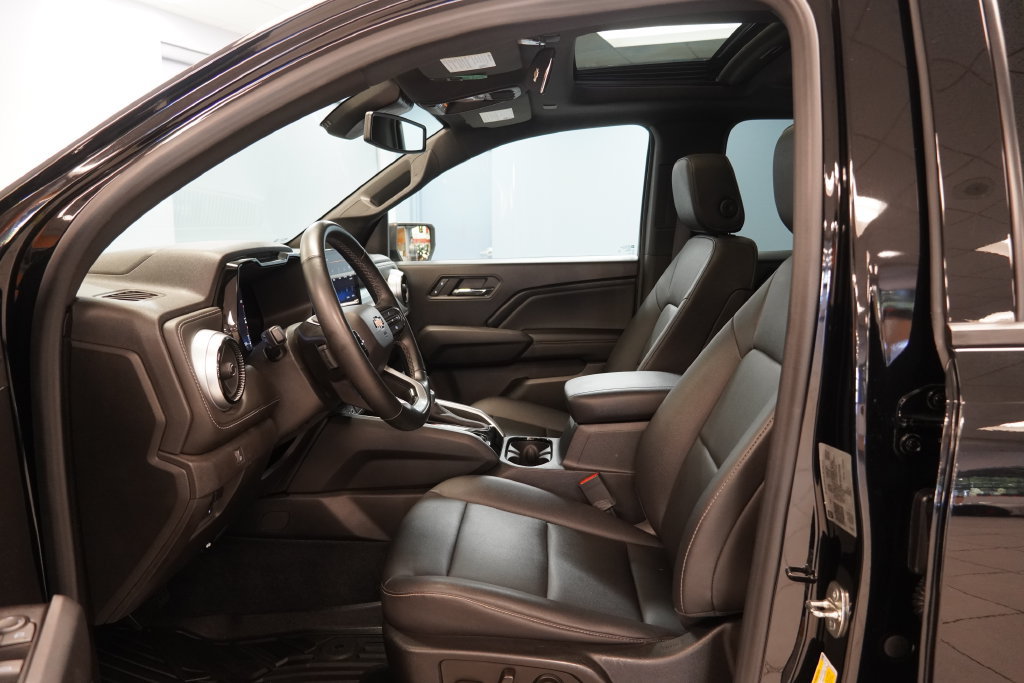 Used 2023 Chevrolet Colorado LT w/ LT Convenience Package III AWD/4WD image 6