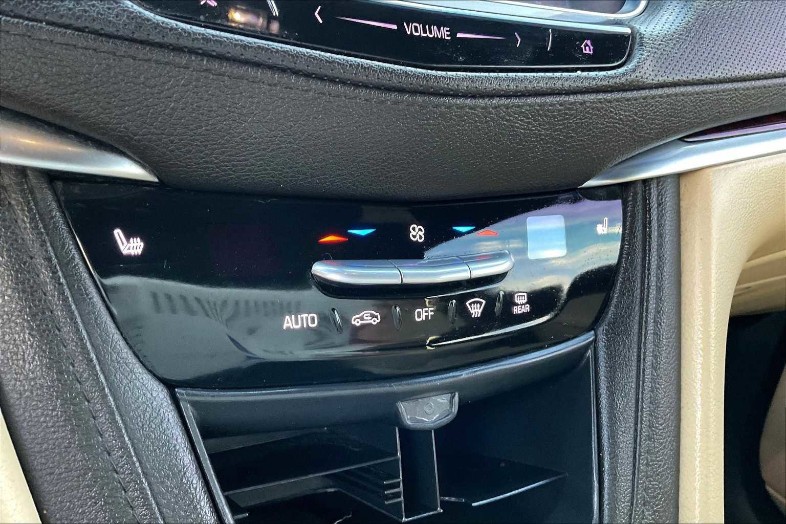 Used 2018 Cadillac XT5 Luxury w/ Driver Awareness Package image 55