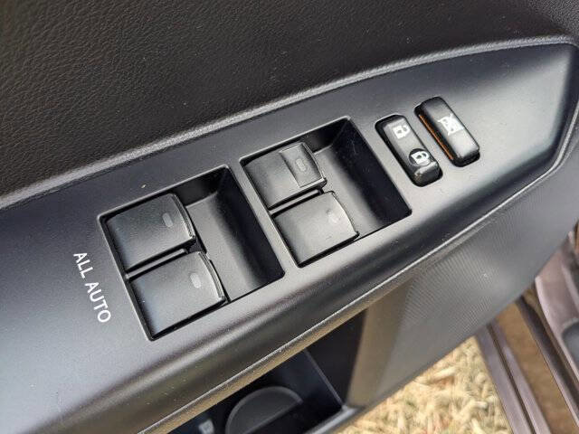 Used 2013 Lexus CT 200h w/ Premium Pkg w/Backup Camera FWD image 14