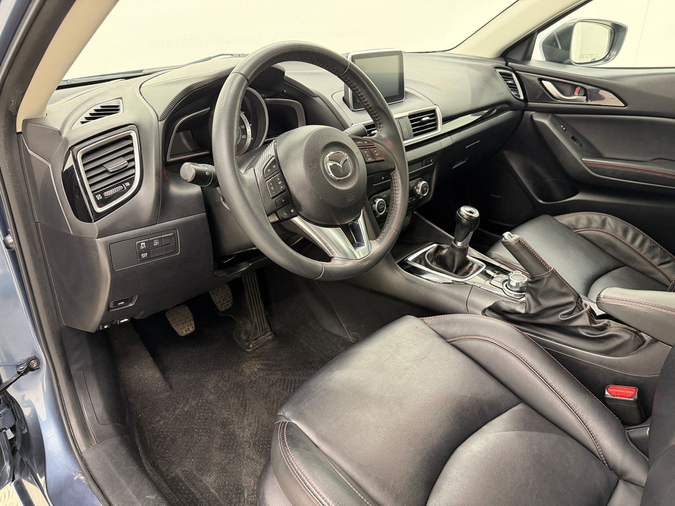 Used 2015 MAZDA MAZDA3 i Grand Touring image 4