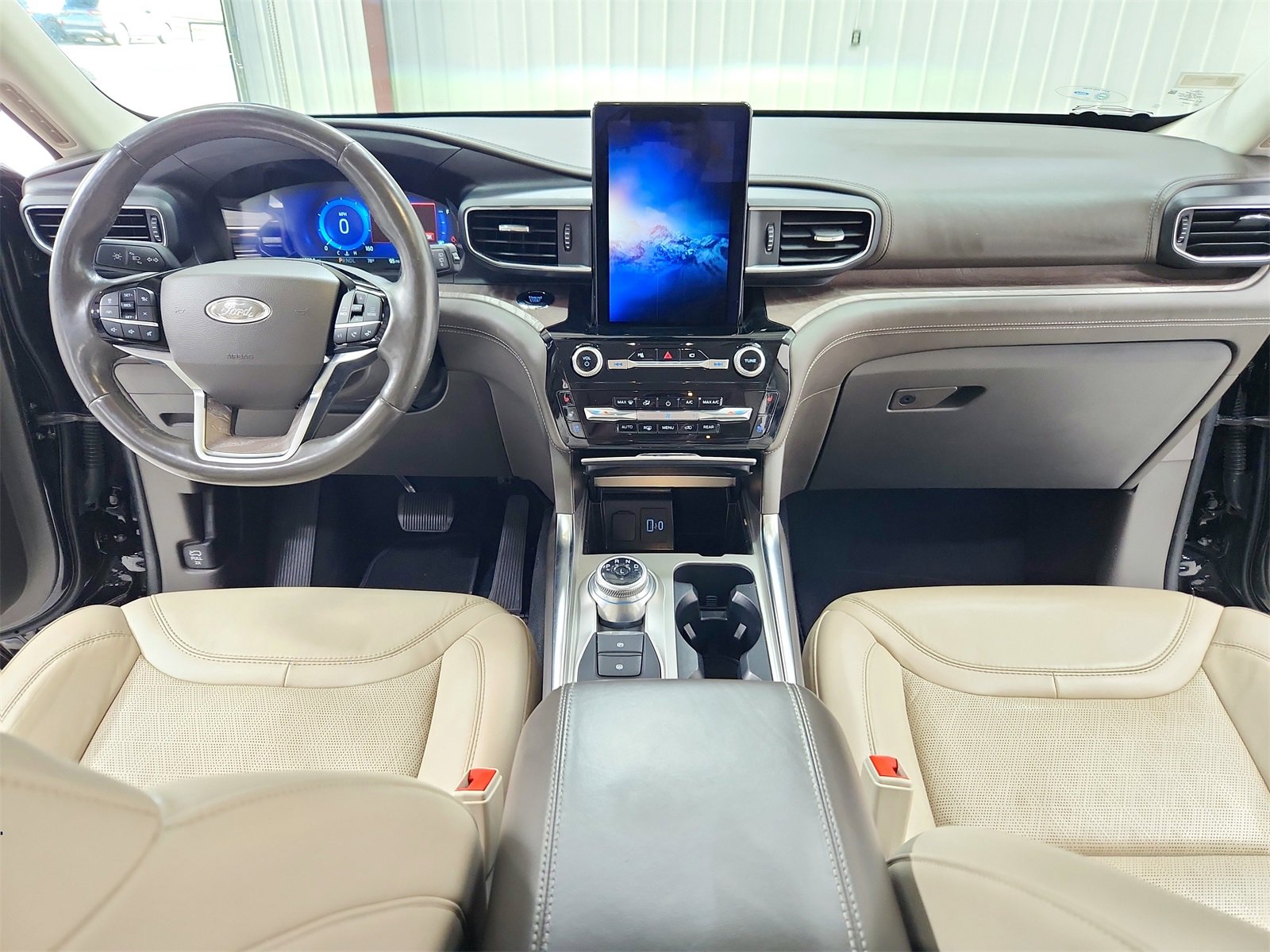 Used 2023 Ford Explorer Platinum w/ Technology Package image 27