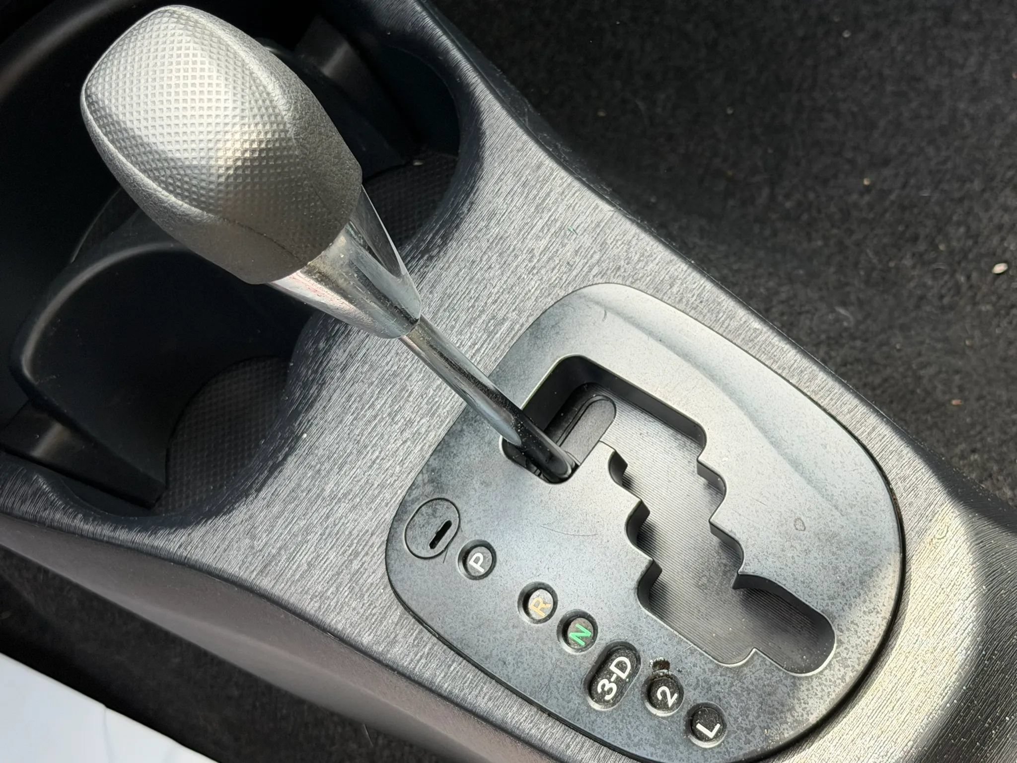 Used 2014 Toyota Yaris LE FWD image 32