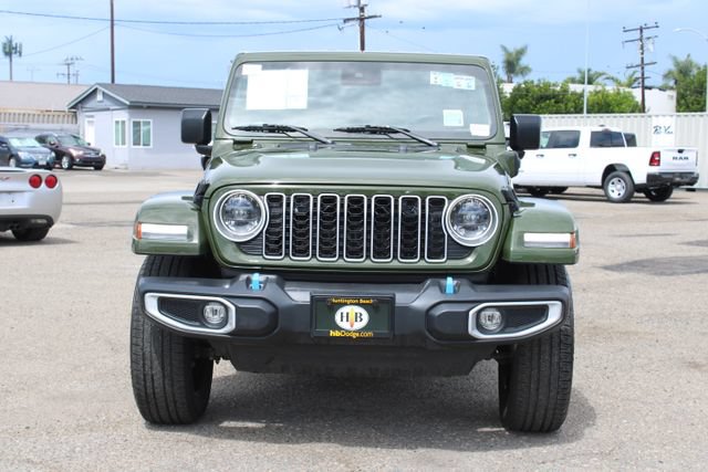 Used 2024 Jeep Wrangler Unlimited Sahara AWD/4WD image 2