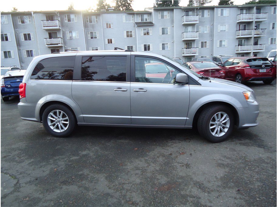 Used 2019 Dodge Grand Caravan SXT FWD image 4
