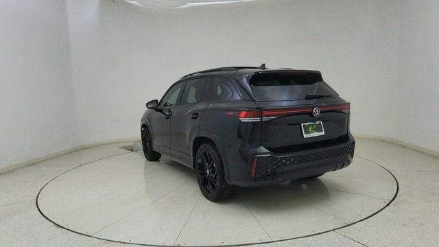 Used 2025 Volkswagen Tiguan SE R-Line image 66