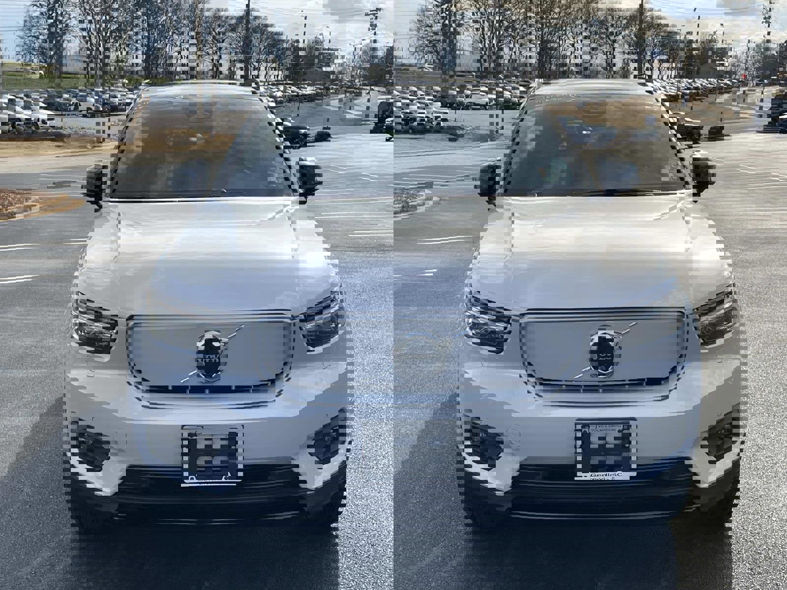 Certified 2022 Volvo XC40 P8 Recharge Plus image 2