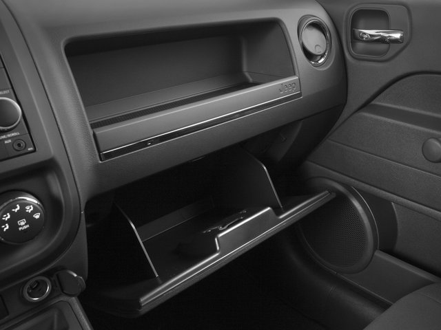 Used 2016 Jeep Patriot High Altitude FWD image 18