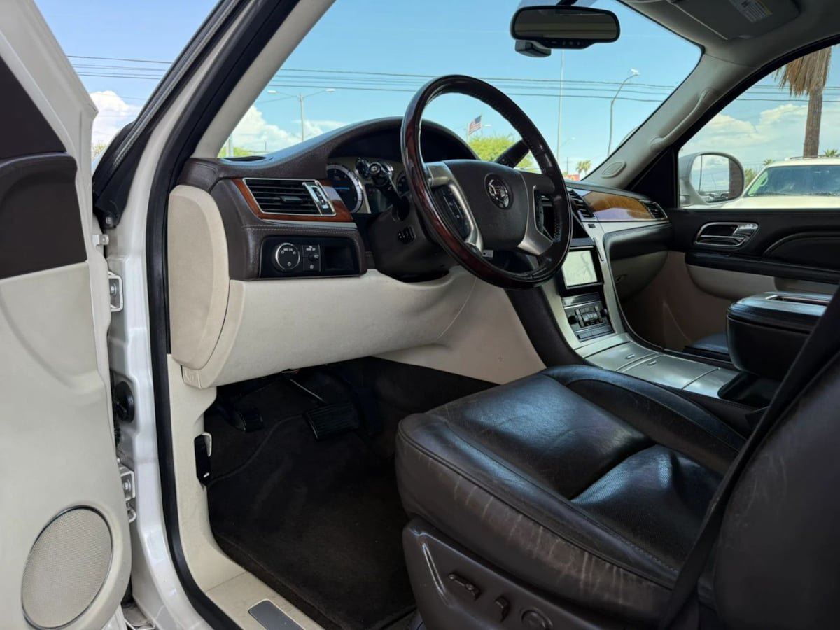 Used 2013 Cadillac Escalade Platinum AWD/4WD image 40