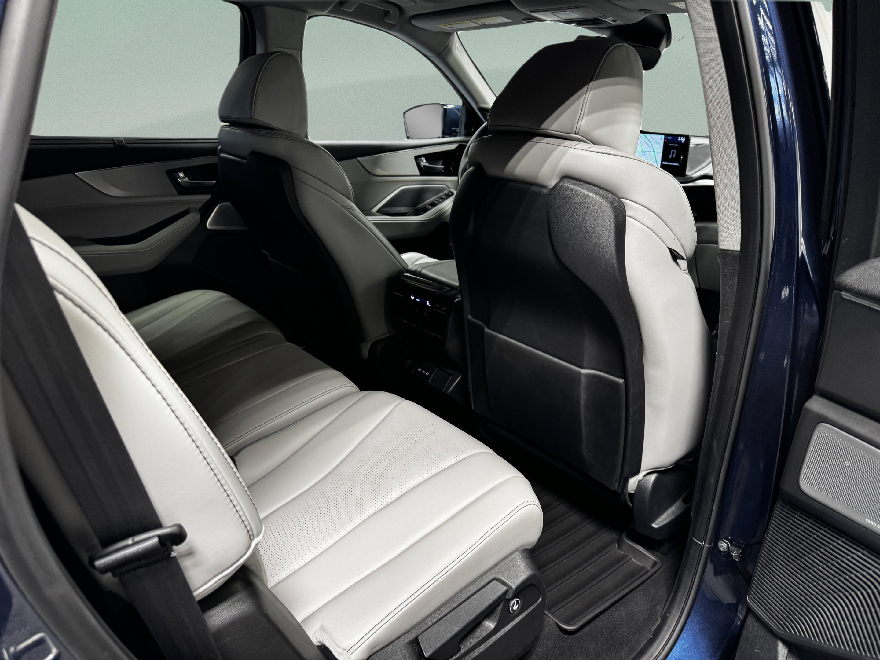 Certified 2025 Acura MDX w/ Technology Package AWD/4WD image 12