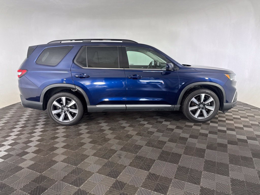 Certified 2025 Honda Pilot Touring image 11