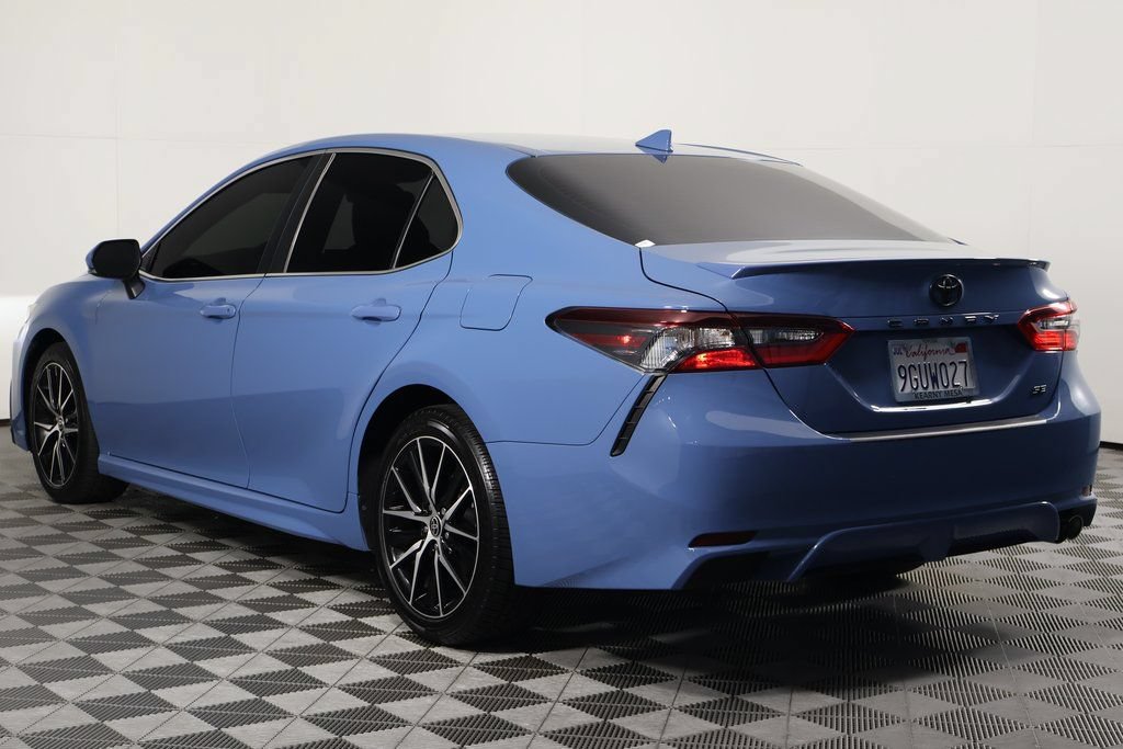Used 2023 Toyota Camry SE FWD image 6
