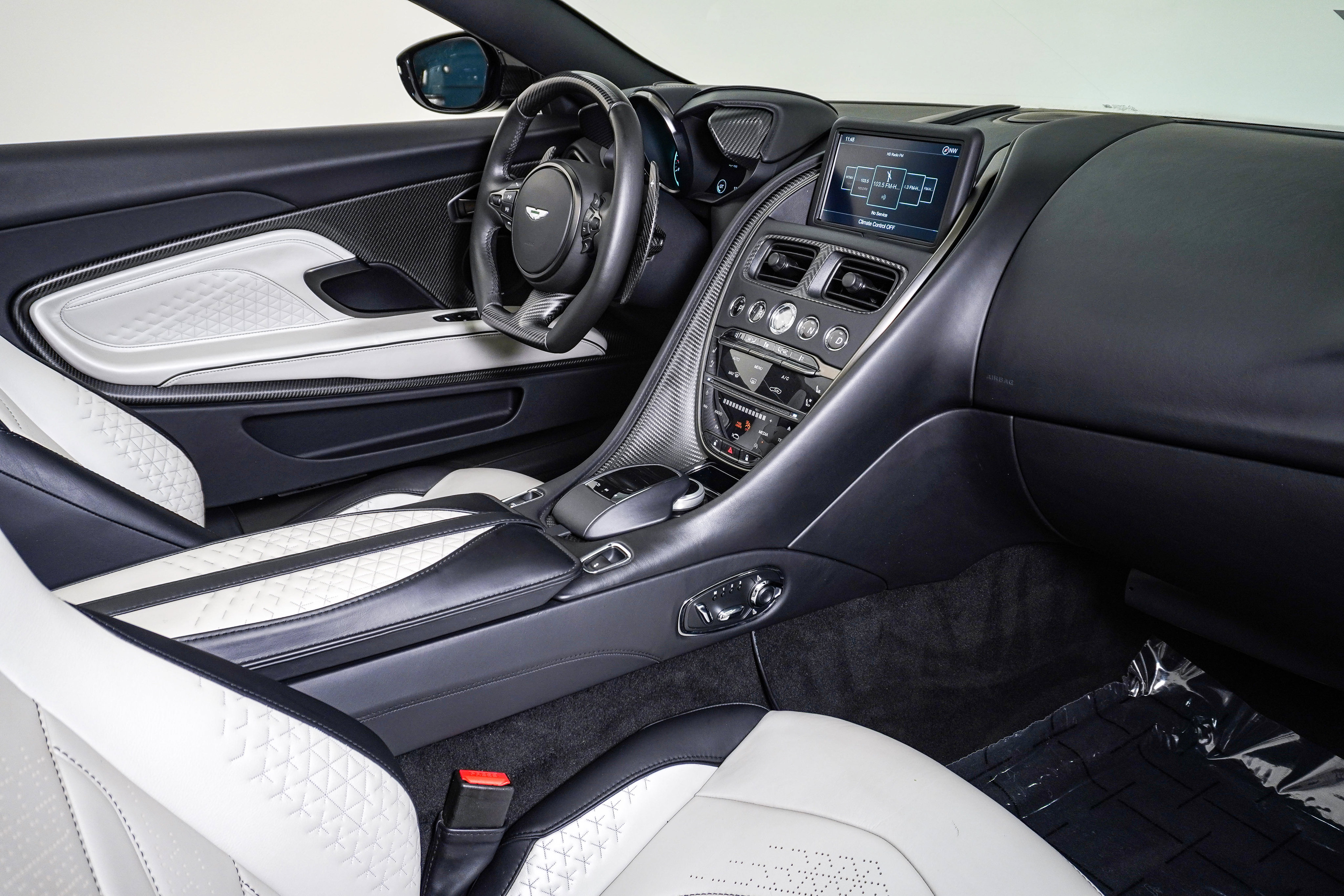 Used 2023 Aston Martin DBS Superleggera Volante RWD image 19