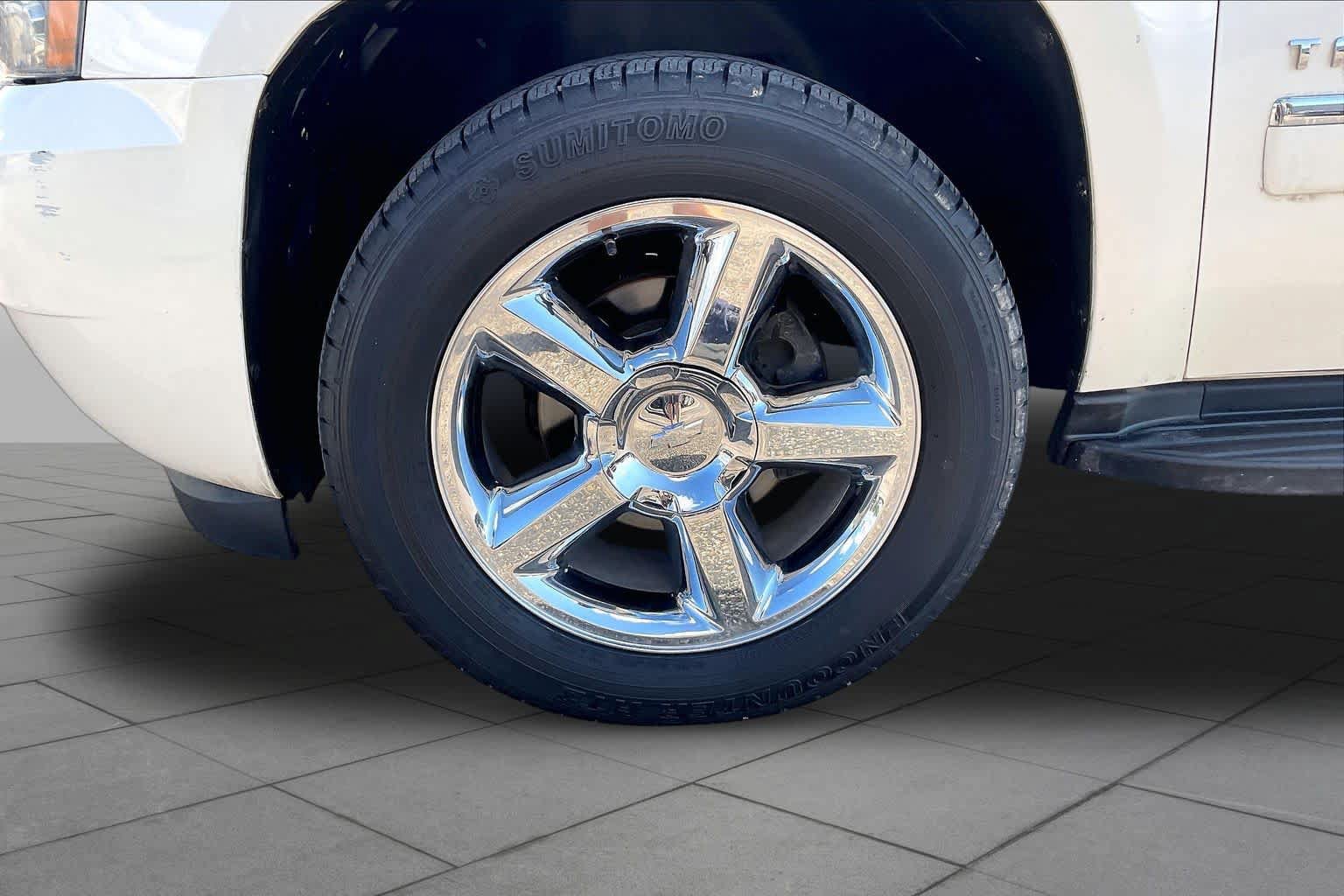 Used 2011 Chevrolet Tahoe LTZ RWD image 9