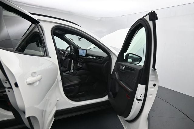 Certified 2024 Ford Escape ST-Line w/ Tech Pack #1 AWD/4WD image 14