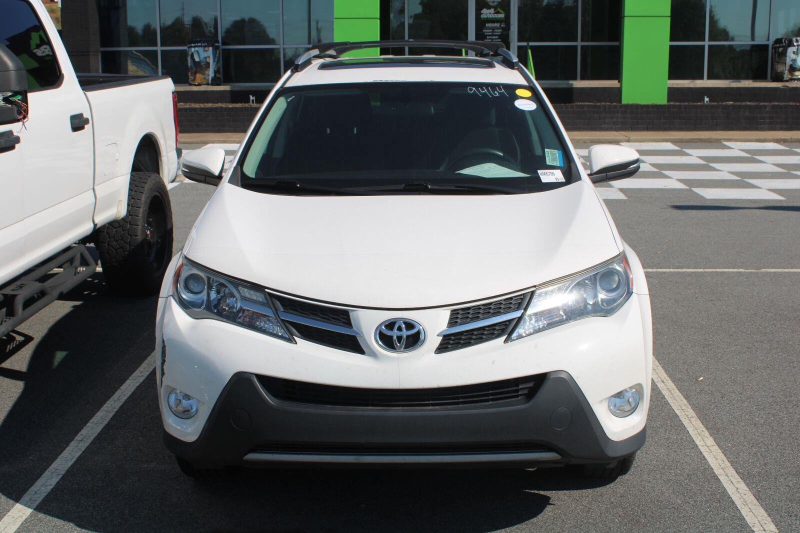 Used 2015 Toyota RAV4 XLE AWD/4WD image 2