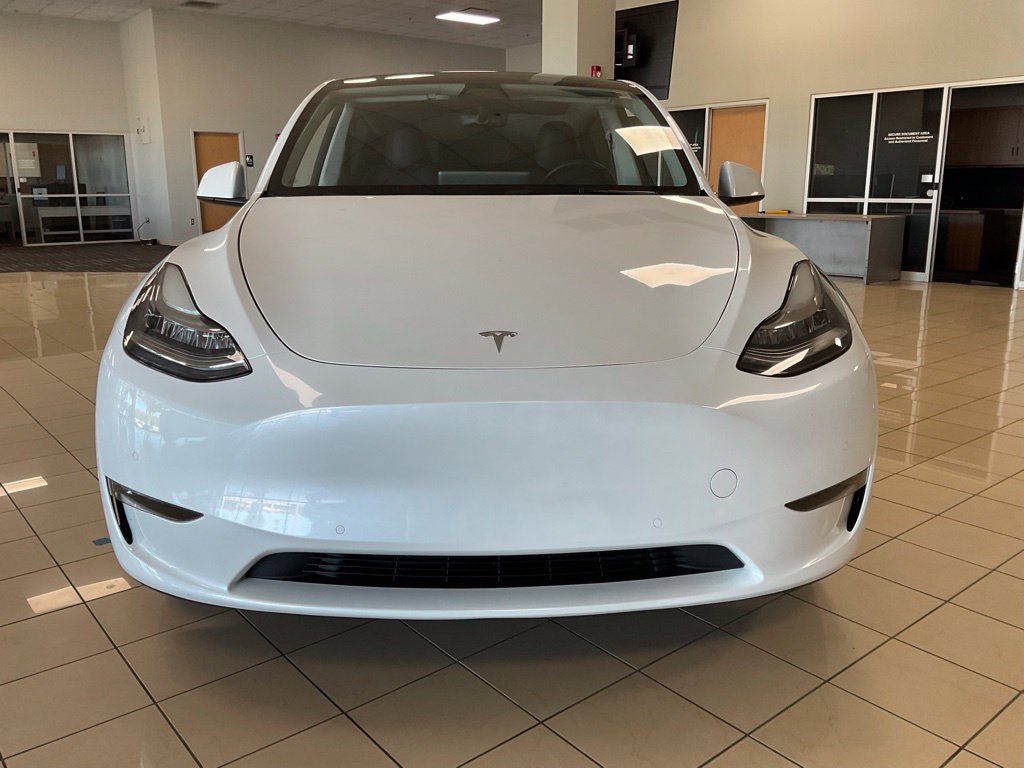 Used 2022 Tesla Model Y Long Range AWD/4WD image 2
