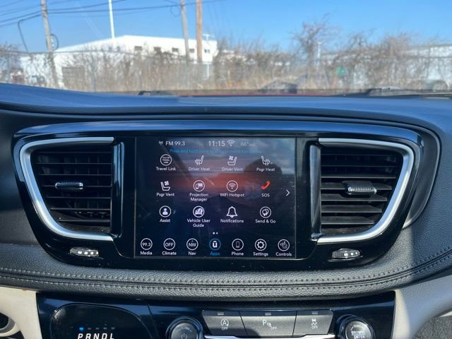 Used 2020 Chrysler Pacifica Limited image 21