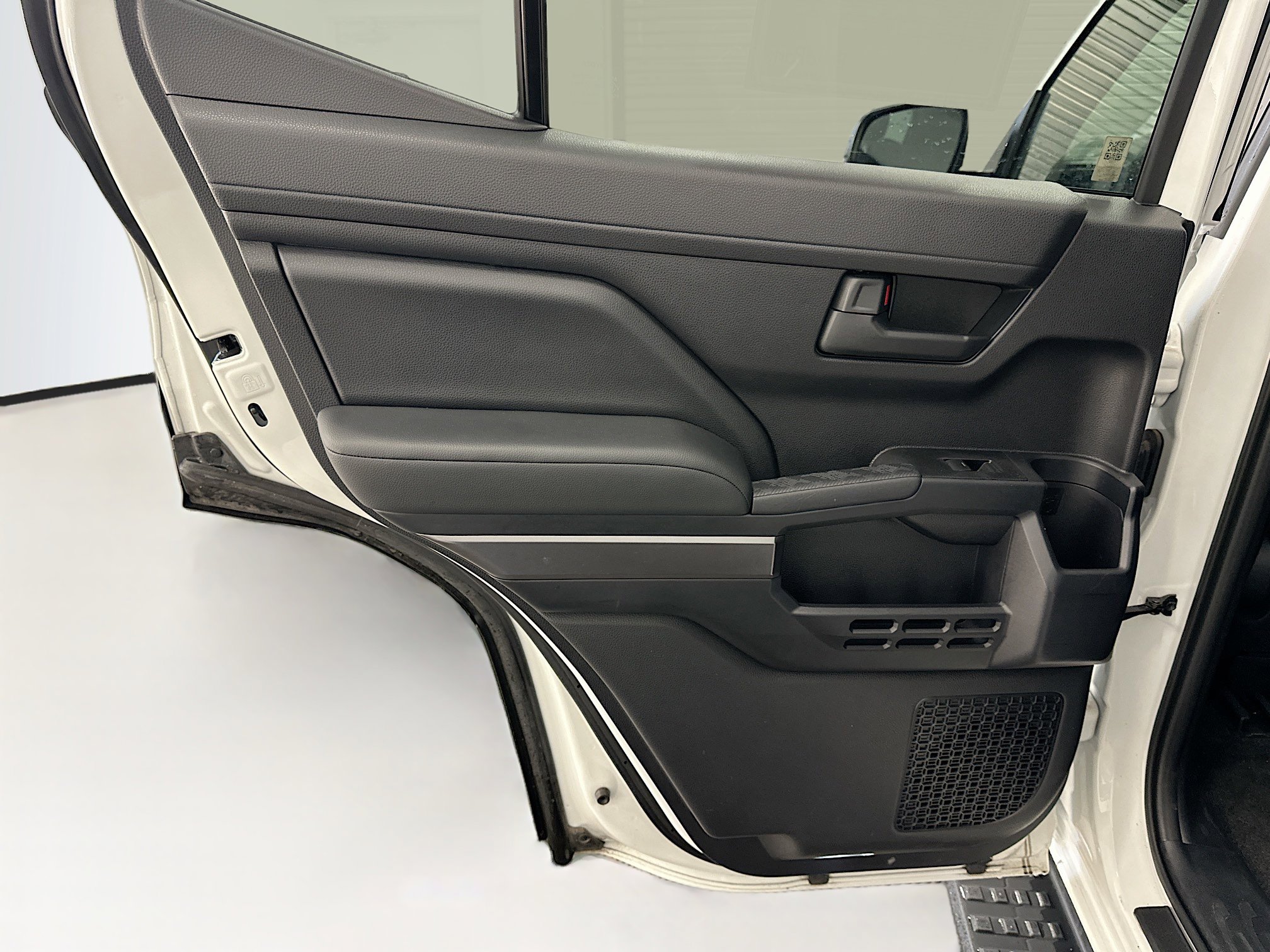 Used 2025 Toyota 4Runner SR5 image 27