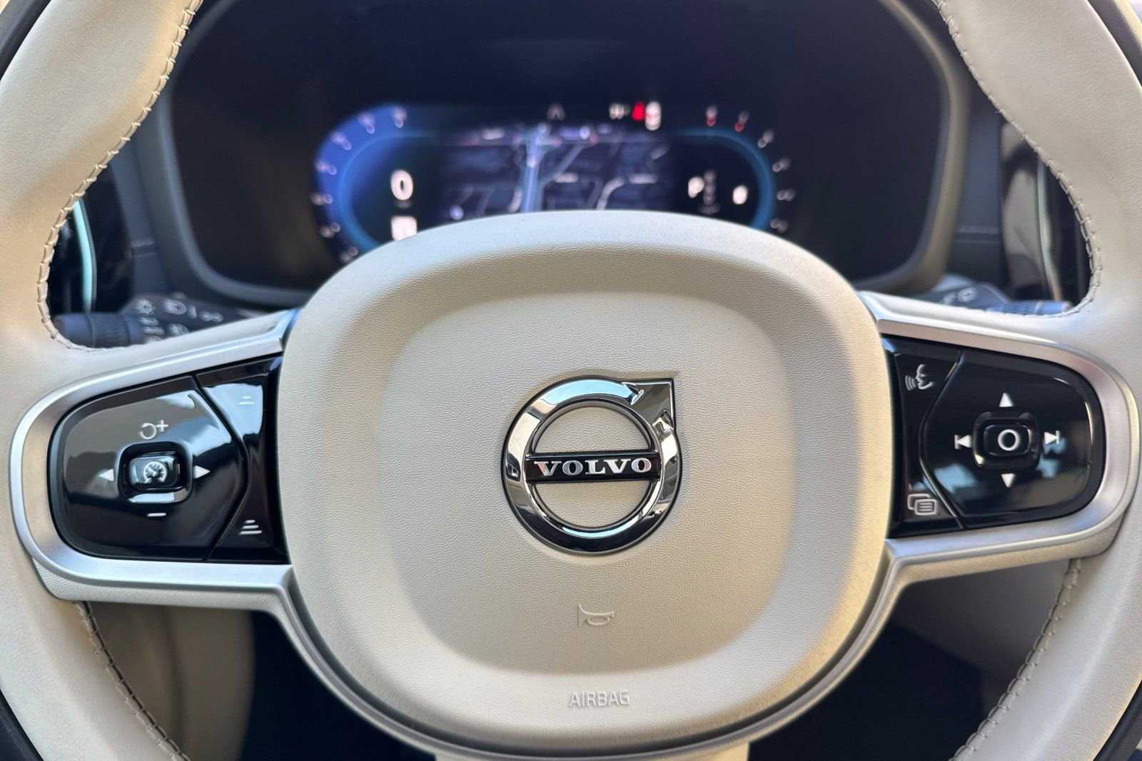 Used 2025 Volvo V60 B5 Cross Country Ultra w/ Protection Package Premier image 27