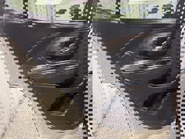 Used 2024 GMC Terrain SLE w/ Driver Convenience Package image 25