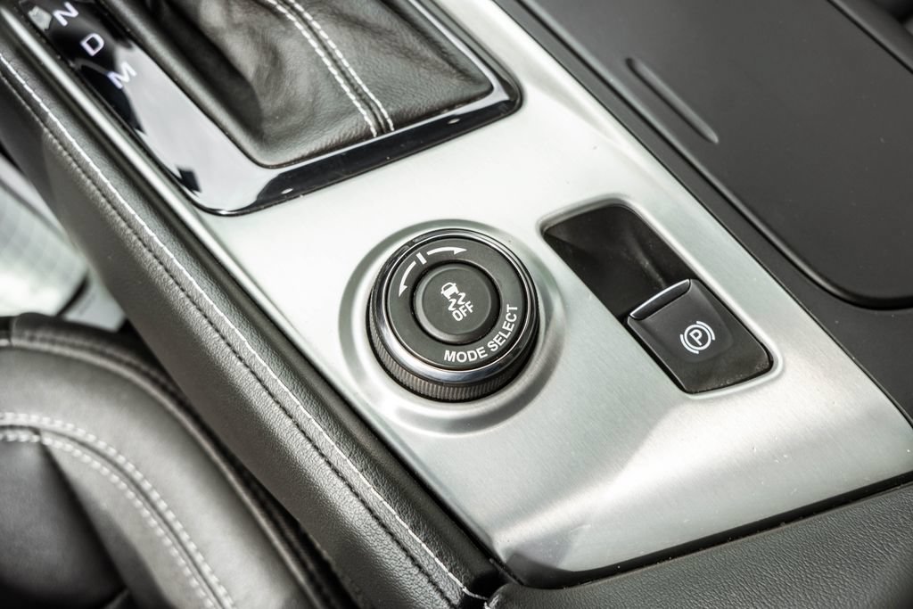 Used 2019 Chevrolet Corvette Stingray Coupe w/ 1LT RWD image 22